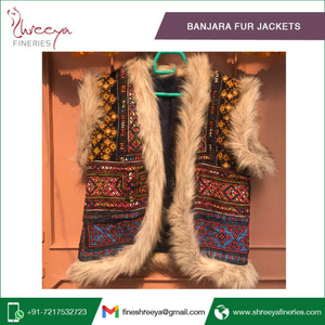 Veste en fourrure Banjara pour femmes, style ethnique tribal bohème, brodée, fausse fourrure vintage, vêtements de créateur pour l'hiver - Product Image 5