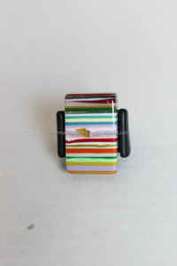 Vente en gros personnalisée de la meilleure qualité fabriquée à la main de haute qualité belle bague en résine colorée pour les femmes faite à la main en Inde - Product Image 2