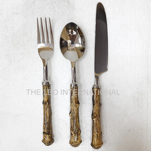 Elegante Juego de Cubiertos Metálicos con Detalles Únicos en Acero Espejado, Perfecto para Uso Prolongado y Necesidades Diarias de Funcionalidad en la Cocina - Product Image 3