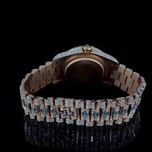 Reloj Unisex de Moda con Cuarzo Moissanite y Acero Inoxidable, Caja Elegante, Piedras Preciosas Brillantes, Rendimiento de Cuarzo Preciso - Product Image 3