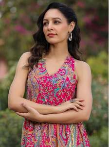 เดรสยาวผู้หญิงคุณภาพสูง ลายดอกไม้ คอวีไขว้ แขนกุด ชุดลำลองฤดูร้อน ราคาสุดคุ้ม - Product Image 5