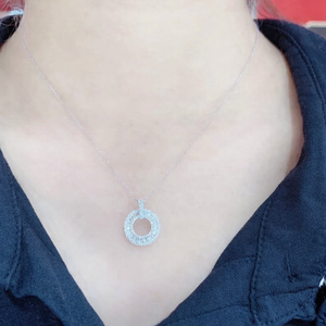 Pendentif rond en moissanite véritable 2,00 carats, taille baguette, plaqué or blanc 14 carats sur argent - Product Image 4