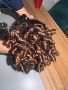 Extensiones de Cabello Natural Ondulado, Cabello Remy de Templo Indio, Volumen Equilibrado, Suave, Doble Trama, Textura Sin Procesar: No es un Modelo Permanente - Product Image 3