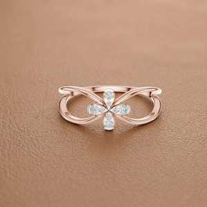 แหวนดอกไม้โรแมนติกทรงกลมมอยซาไนต์ เงินแท้ 925 ชุบทอง ของขวัญสำหรับงานปาร์ตี้ สไตล์ดอกไม้สวยงาม เครื่องประดับสำหรับวันครบรอบ - Product Image 4