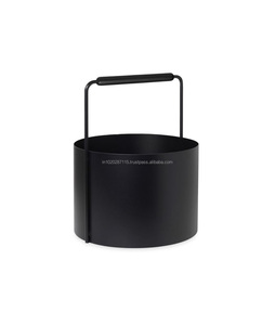 Elegante cubo antiguo de carbón de hierro negro con mango resistente para chimenea doméstica tradicional o uso decorativo rústico - Product Image 4
