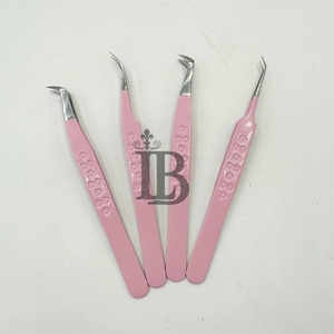 Pinzas Profesionales de Alta Demanda para Extensiones de Pestañas, Color Rosa, Punta Curva Sostenible con Ángulo de 90 Grados, Mango en Forma de Corazón - Product Image 2