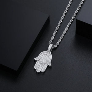 Pendentif main Hamsa plaqué argent avec strass, breloque en alliage, style hip-hop unisexe, bijoux de mode, micro-incrustation de cristaux - Product Image 2