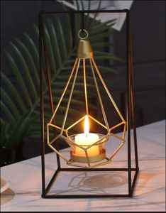 Support de bougie géométrique moderne de luxe en métal noir avec cadre doré pour bougies chauffe-plat suspendues - Product Image 1