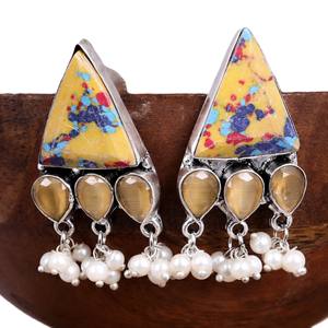 Boucles d'oreilles pendantes en laiton oxydé argenté, style vintage bohème ethnique tribal, motif floral triangulaire, avec onyx et perles pour femme - Product Image 5