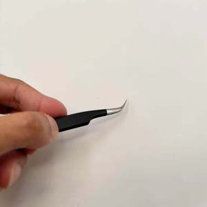 Pinzas para Extensión de Pestañas Curvas Ligeras en Negro Mate, Acero Inoxidable, Impresión de Logotipo Personalizado, Punta Fina, OEM - Product Image 6