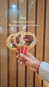กระจกถือลายผ้าไหมสำหรับแจกในงานแต่งงาน ฮัลดี เมห์นดี งานเลี้ยงฉลองทารก งานเลี้ยงเฮนน่า งานดอลกี - Product Image 3