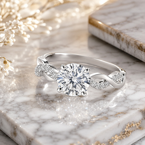 Anillo de compromiso étnico para mujer con diamantes reales de 0.60TCW, diseño de infinito retorcido, en oro blanco con corte brillante redondo y engaste de puntas. - Product Image 4