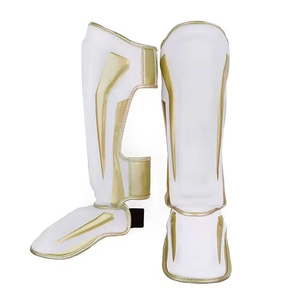 Protège-tibias professionnel réglable avec rembourrage en mousse souple et cuir PU respirant pour adultes - Conception légère - Product Image 1