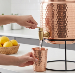 Fontaine à eau en cuivre haut de gamme avec couvercle, distributeur de boissons moderne en métal pour la maison et la cuisine, accent de table - Product Image 6