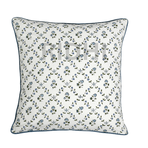 Funda de Almohada Ridhi Baby Blue con Estampado de Bloques, Estilo Preppy Grandmillennial, para el Hogar, Funda de Almohada Blanca con Estampado Floral, Decoración del Hogar, Regalo de Acción de Gracias - Product Image 1
