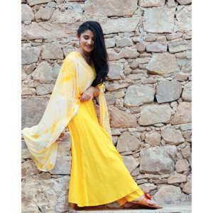 Ensemble de costume en mousseline de soie jaune fleuri - Taille XS - Product Image 2
