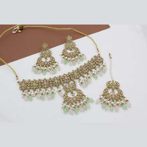 Parure de bijoux tendance en pierre de cristal plaqué or 10581100PGR avec accessoires compatibles - Product Image 1