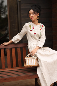 Vestido Midi Elegante para Mujer, Color Blanco Hueso, Mezcla de Lino Premium, Corte en A, Bordado Floral a Mano, Cuello Redondo, Largo Completo - Product Image 5