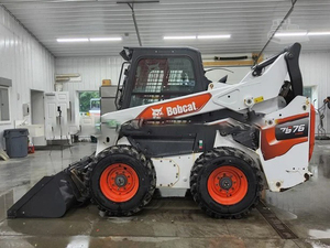 Cargadora Compacta de Dirección Deslizante 226B2 de 2008, Equipo de Construcción Compacto de Uso Pesado - Product Image 2