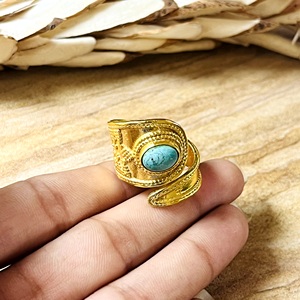 Bague ovale en turquoise naturelle, style tribal, avec bande en laiton plaqué or 18 carats, pour femme, style bohème antique, bouclier vintage, vente chaude - Product Image 5