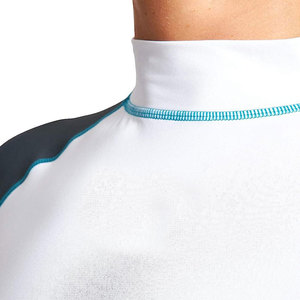 Rashguard à manches longues, prix bas, design personnalisé, vente en gros, produit le plus vendu, fabriqué au Pakistan - Product Image 4