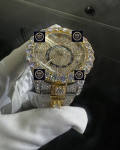 Reloj de Lujo de Diseño Imperial Jewels, Mecánico Automático de 42 mm con GPS, Esfera de Cristal Amarillo, Completamente Adornado con Moissanita en Dos Tonos - Product Image 2