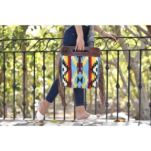 LW 2023 Femmes Vintage Bohème Cuir Frange Imprimé Toile Cross Body Bag Multi-Color Shopping Sling Véritable Cuir Hiver - Product Image 1