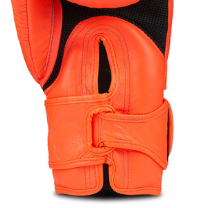 นวมชกมวยหนังน้ำหนักเบา กระชับพอดี ทนต่อแรงกระแทก เหมาะสำหรับการฝึกซ้อมและการแข่งขัน - Product Image 6