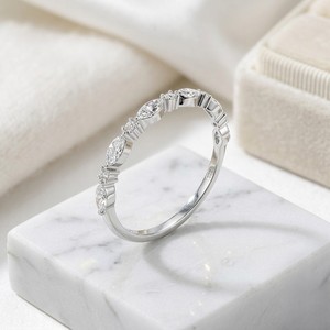 Bague minimaliste en forme de marquise et de rondes, sertie de diamants, bijoux délicats, élégants, à porter au quotidien, cadeau pour femme - Product Image 3