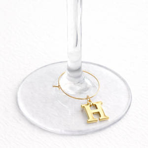 Pequeños y Lindos Dijes de Metal con Letras del Alfabeto Personalizadas para Cócteles, Decorativos para Mesa de Cena, Portátiles y Reutilizables - Product Image 1