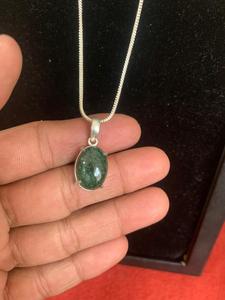 Collar con colgante ovalado verde plateado alemán, joyería hecha a mano, regalo para mujer, joyería de alta calidad con forma ovalada - Product Image 1