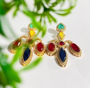 Pendientes colgantes geométricos multicolor de lujo, chapados en oro con diamantes de imitación, joyería de moda para mujer, para novias y bodas. - Product Image 3