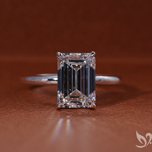 Anillo Solitario de Diamante Cultivado en Laboratorio con Corte Esmeralda de 3.00 CT en Oro |   Joyería de Compromiso Certificada por IGI - Product Image 1