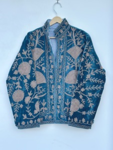 Chaqueta Unisex de Terciopelo Turquesa Bordada, Abrigo Bohemio Floral, Prenda Exterior Artesanal de Arte Folclórico, Algodón Transpirable de Artesano Indio - Product Image 1