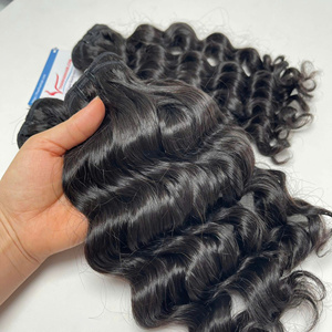 Precio al por mayor Extensiones de cabello de trama Deepwave negro 100% Cabello humano Super alta calidad Sin desprendimiento Sin enredos Listo para enviar - Product Image 3