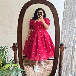 Vestido de Algodón Chanderi VASTRA COTTAGE con Bordado Floral Multicolor, Mangas Cortas, Completamente Forrado, Ropa Étnica Festiva - Product Image 1