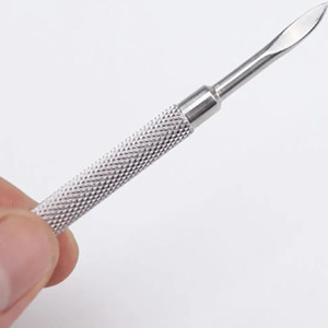 Pousse-cuticules professionnel de qualité supérieure pour salon et usage domestique, en acier inoxydable, double extrémité. - Product Image 2