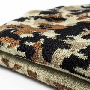 Gorros Personalizados de Color Camuflado con Diseño de Frutas a Cuadros, Unisex, Jacquard, 100% Acrílico, Gorros de Punto Lisos para Adultos, con Etiqueta Tejida y Bordada - Product Image 3