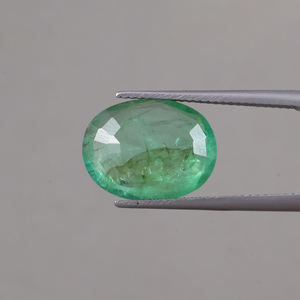 Esmeralda Natural Certificada IGI, Venta al por Mayor, Corte Ovalado de 6.45 Quilates, 15x11.5mm, Excelente Calidad, Verde Claro, Tratada con Calor, para Joyería - Product Image 3