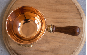 Bol de service artisanal en cuivre pur avec poignée en bois, bol ayurvédique traditionnel en cuivre, bol à soupe en cuivre de qualité supérieure, décoratif - Product Image 6