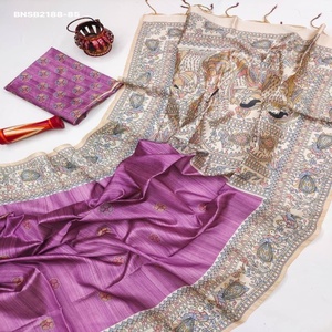 Sari en soie Tussar de haute qualité avec imprimé floral coloré et bordure à motif paon et pallu Madhubani peint à la main - Exportateur indien - Product Image 1