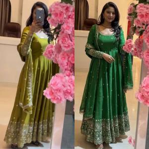 <b>Green</b> <b>Silk</b> Gown Floor Length Traditional Indian Women's Wedding Wear Regular Fit Wrinkle Free All Seasons - Product Image 6