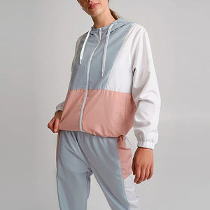 Nouvel ensemble coupe-vent personnalisé pour femme : survêtement multi-panneaux avec short - Product Image 3