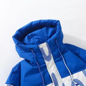 Blouson universitaire court personnalisé pour homme, grande taille, blanc, en nylon, à capuche, matelassé, réversible, avec rembourrage gonflant, design imperméable pour l'hiver - Product Image 3