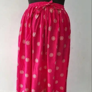 Nouvelle Robe Longue Décontractée en Chiffon Floral Imprimé Doré pour Femme – Style Tendance, Sexy, Écologique et Respirante, Personnalisable (Style Occidental) - Product Image 1