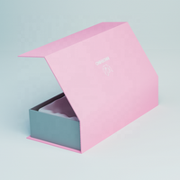 Boîte cadeau rigide magnétique haut de gamme avec inserts en satin et éponge et logo en feuille d'or pour l'emballage de cosmétiques et de produits de beauté