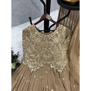 Hermoso Vestido Anarkali y Dupatta para Fiestas, Elegantes Vestidos de Club - Product Image 4