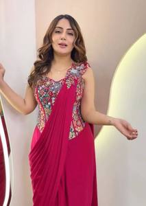 Vestido Anarkali de Seda Crepé Grueso con Estampado Rosa, Salwar Kameez Moderno y Étnico para Mujer, Ideal para Bodas, Fiestas, Graduaciones - Product Image 3