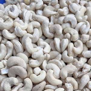 Offre Spéciale Noix de cajou W180 W320 Prix international des noix de cajou Prix usine Santigo Cashew Vietnam - Product Image 1