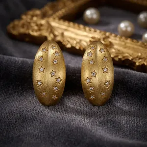 Pendientes Jhumka Hechos a Mano en Plata 925 Chapada en Oro de 18K con Forma de Corazones para Mujer, con Circonita, Certificados por Terceros, para Regalo de Boda o Fiesta - Product Image 3